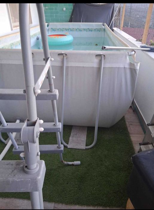 Piscina grande vendo por falta de uso
