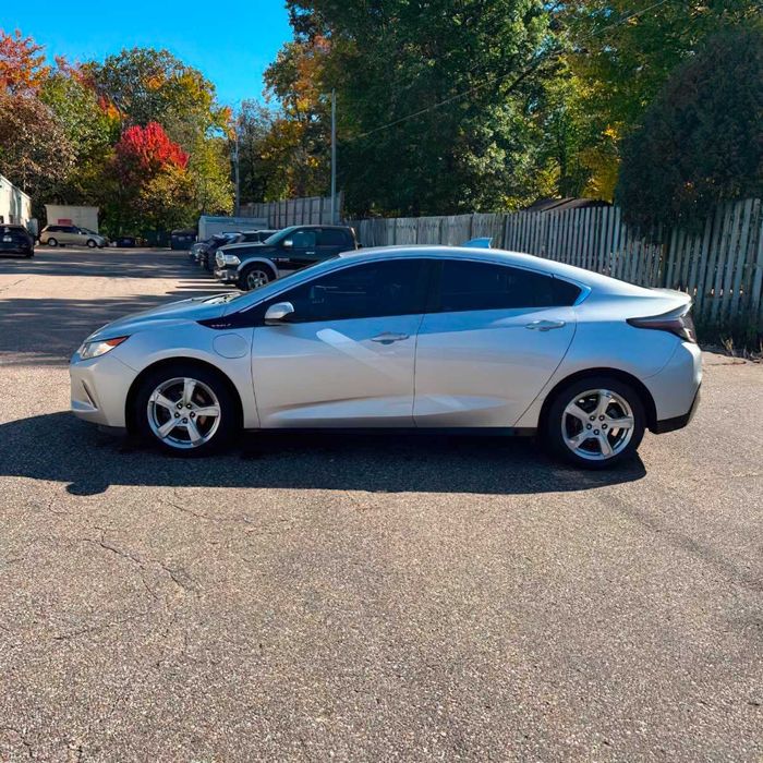 Chevrolet Volt LT      2017