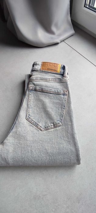 Jeansy STRADIVARIUS   rozm. 32  NOWE z metką