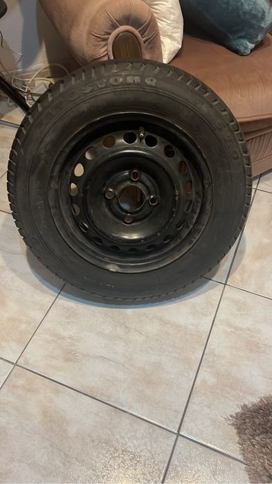 Roda de carro e pneu