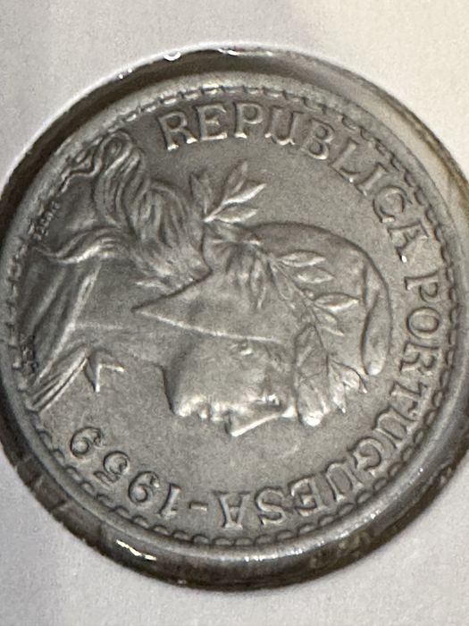 Moedas de escudo antigas 1951, 1957 e 1959