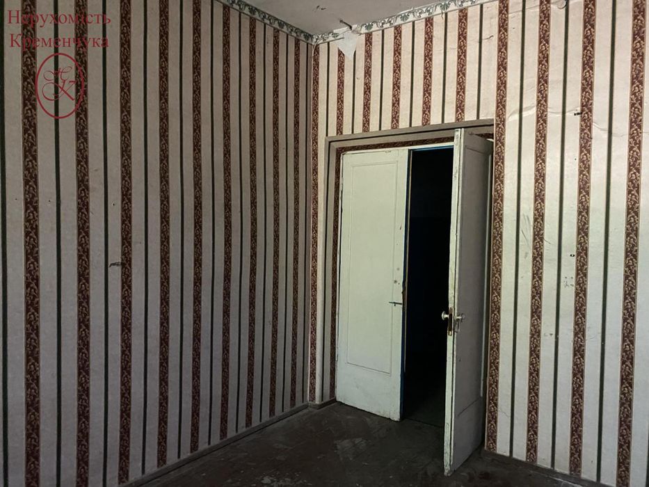 Продам комерційне приміщення на 1 Занасипі 300 м2