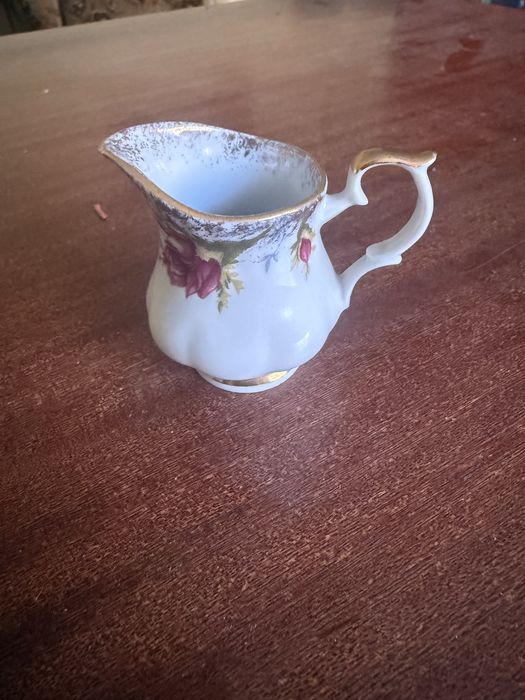 Mlecznik porcelanowy Chodzież – PRL, dekor kwiatowy
