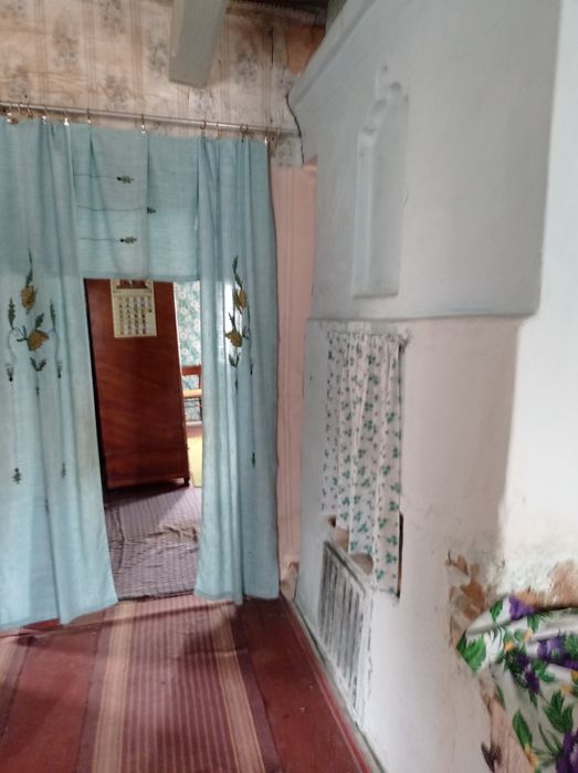 Помешкання в центрі селища Олишівка.