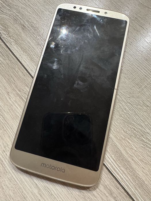 Smartfon motorola  E 5
