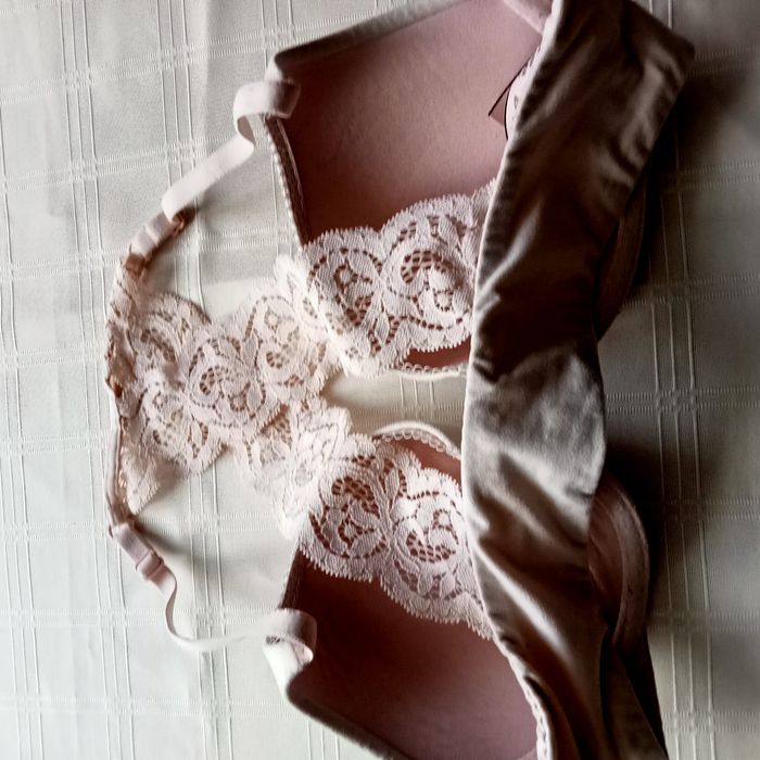 Biustonosz zapinany z przodu Victoria's Secret 75C