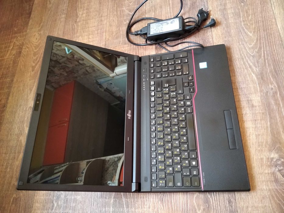 Ноутбук i5 6200U 15.6 Fujitsu E556 hdd 500Gb 8gb DDR4 Japan