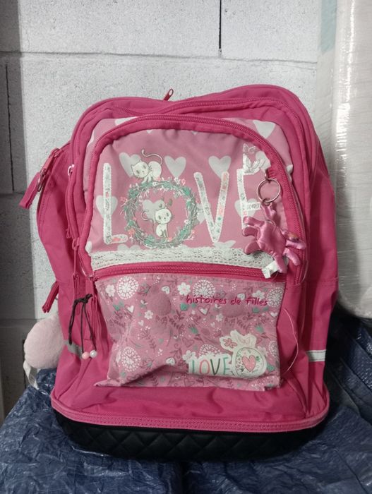 Mochila escolar de menina