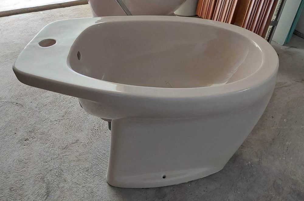 Bidé - peça de casa de banho