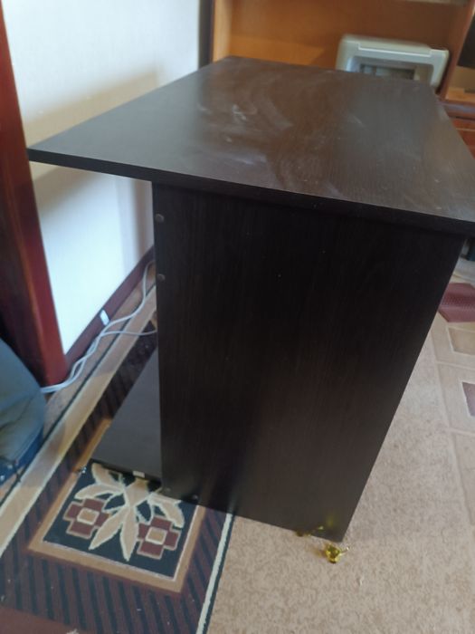 Комп'ютерний стіл