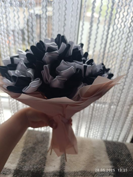 Букет з атласної стрічки