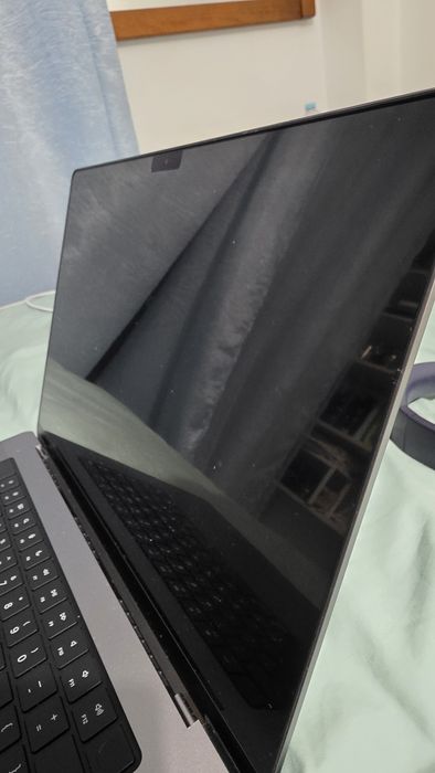 Macbook Pro 16" M1 MAX (32GPU) 64GB RAM, 4TB SSD