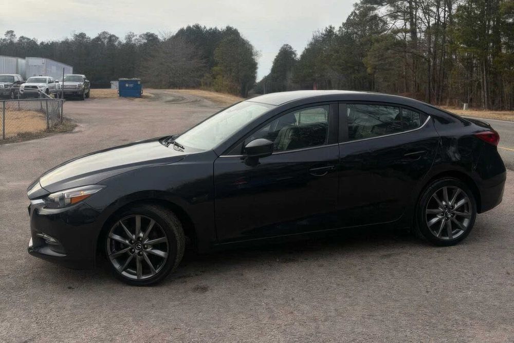 Mazda 3 Touring      2018