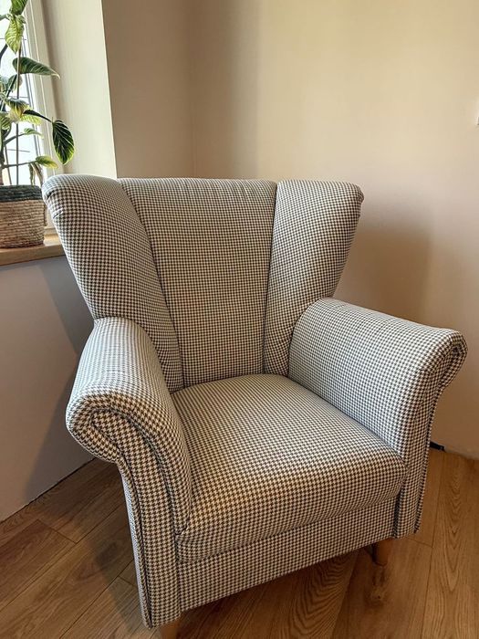 Fotel uszatek, solidny, wygodny, super jakość i stan