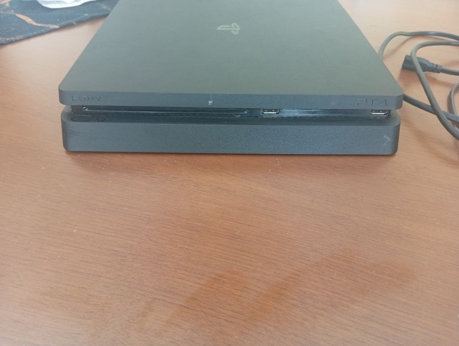 Playstation 4 Slim