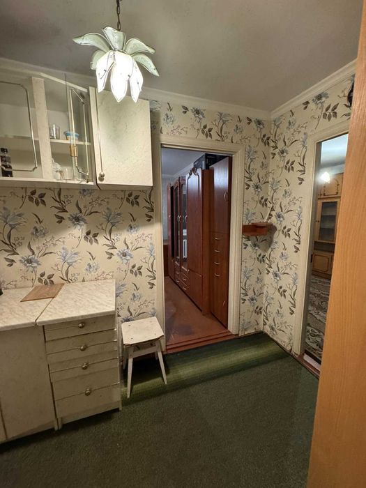 Продаж 2 кімнати в гуртожитку Виставка