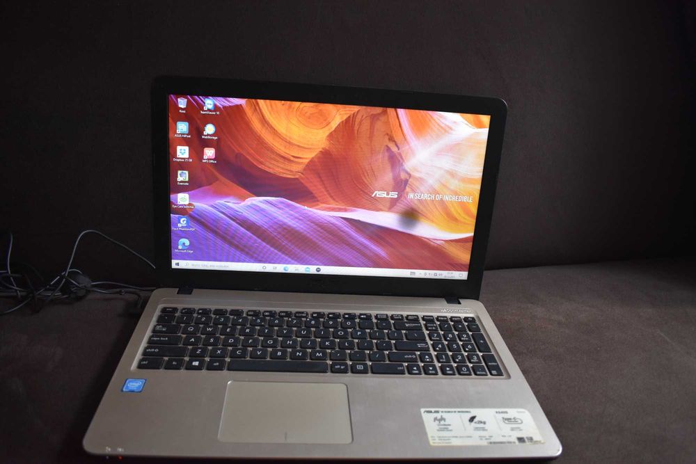 Laptop Asus x540s.