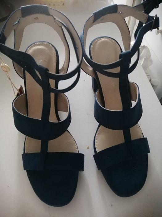 Sapatos da salsa com etiqueta