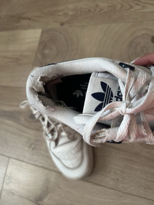 Adidas rivalry low white