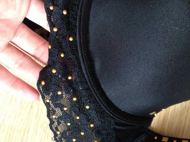 бюстик victoria's secret Шикарный
Victoria's Secret