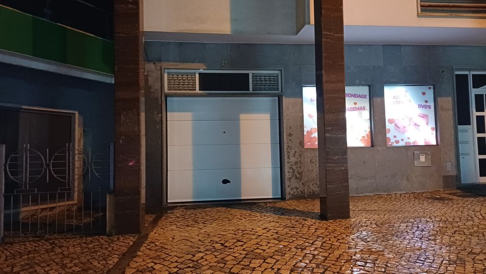 Garagem Fechada  espaçosa