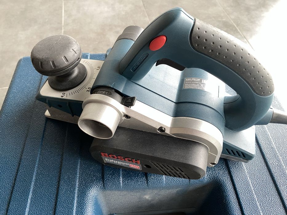 Plaina electrica Bosch GHO 40-82