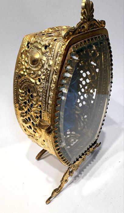 Antigo relicário / vitrine para relógio de bolso francês dourado