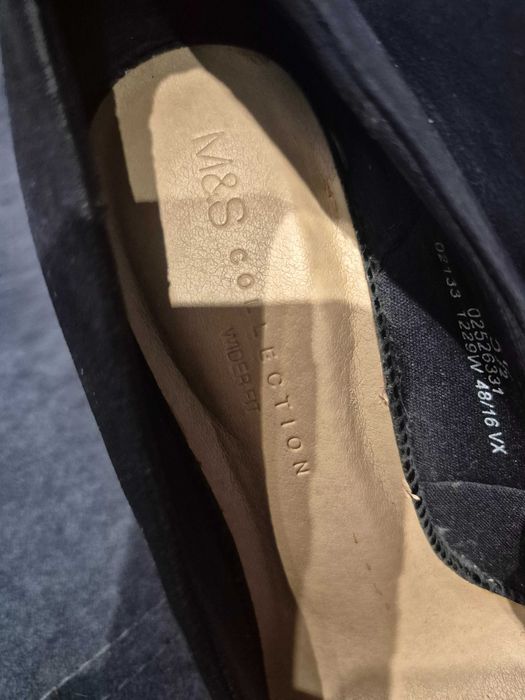 Czółenka granatowe zamszowe M&S 38rozm 5 i 1/2