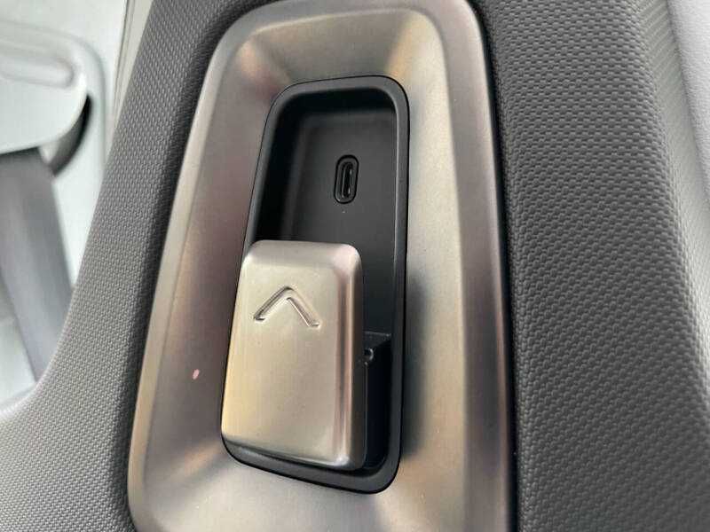 2023 Rivian R1T Adventure