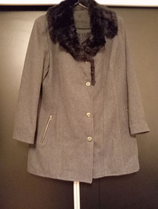 Płaszczyk z kołnierzem