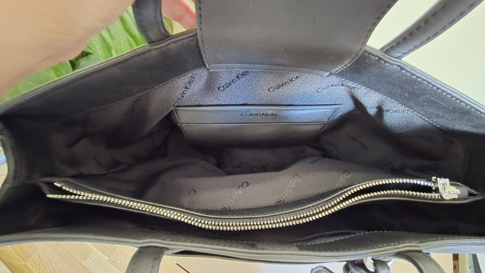 Продам  сумку Calvin Klein. Оригінал