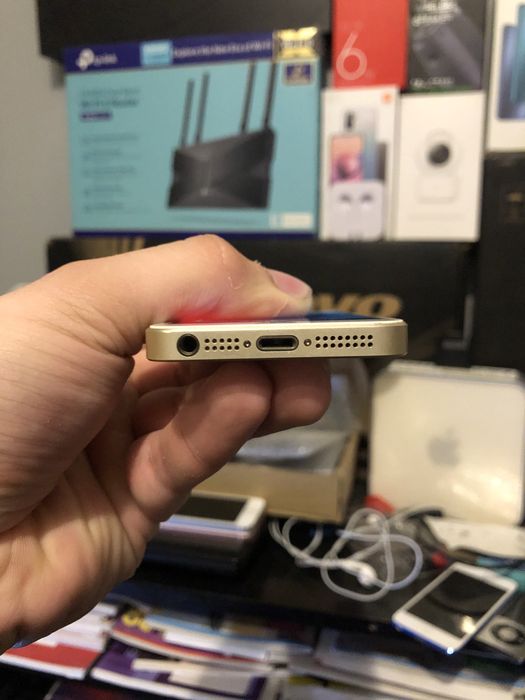 iphone  se 64 gb
