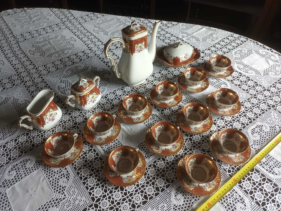 Conjuntos em porcelana pintados à mão por Francisco Vidal