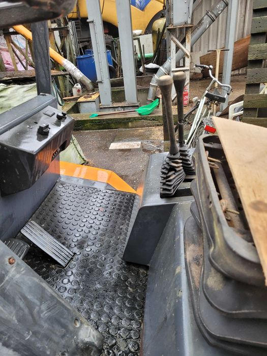 Wózek widłowy STILL R70-40 z silnikiem Deutz 1012 - części