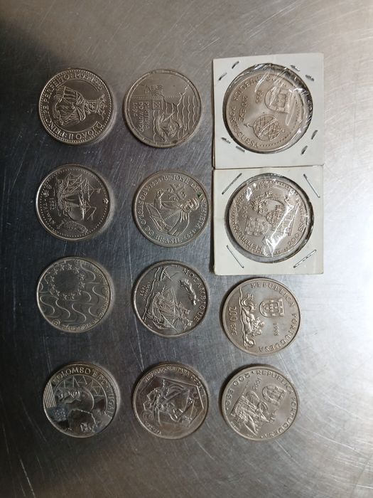 Lote de moedas de 200 escudos, 100 escudos e 250 escudos
