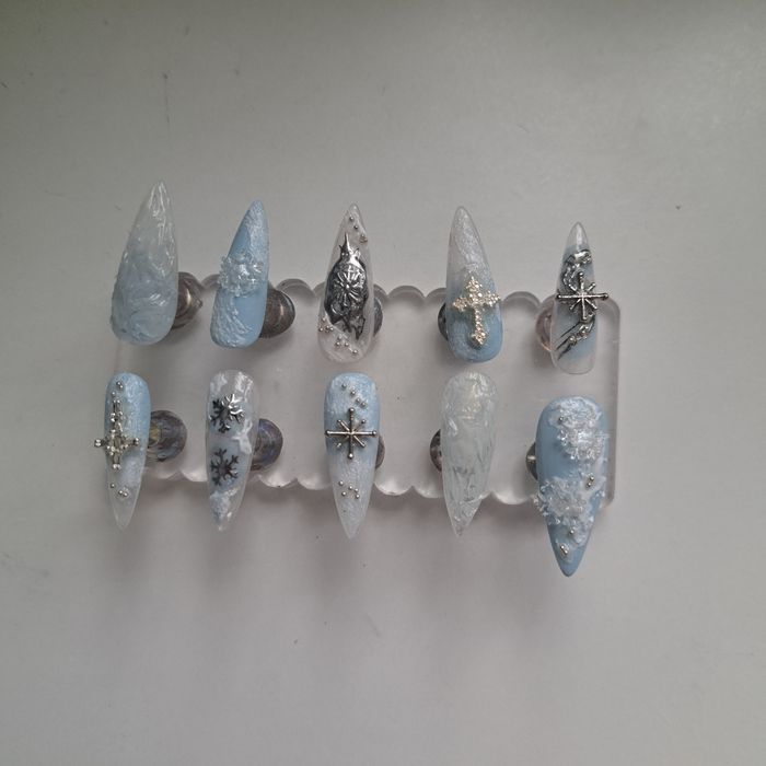 Niebiesko Białe Zimowe Tipsy Stiletto