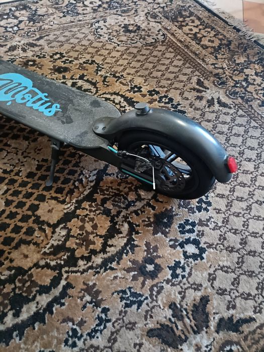 Motus Scooty 8.5 350W