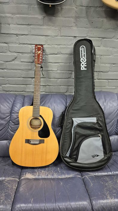 Yamaha FG-412-12 12-струнна акустична гітара з кофром