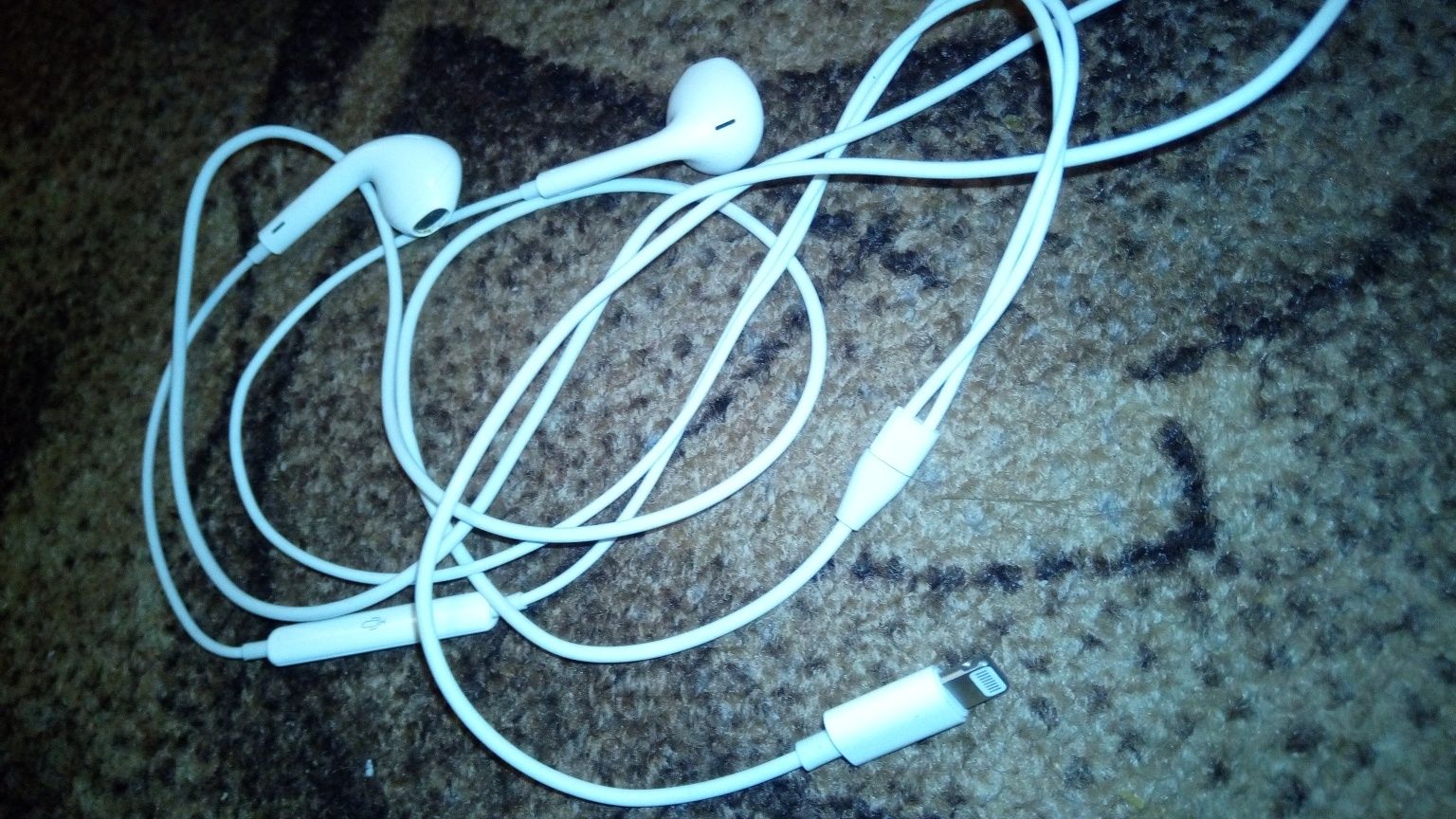 Наушники Apple эйпел зараядка телефон провод юсб usb комп мобильный пк: 50  грн. - Наушники Сумы на Olx