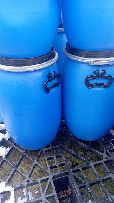 Beczki metalowe plasty