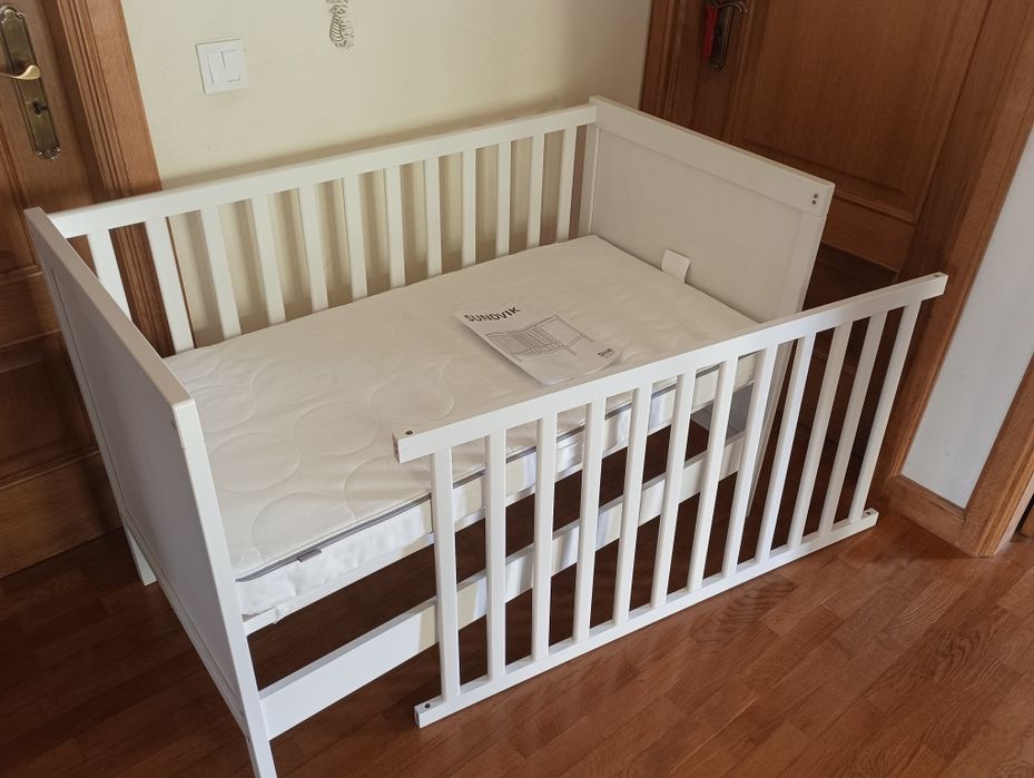 Berço + colchão IKEA
