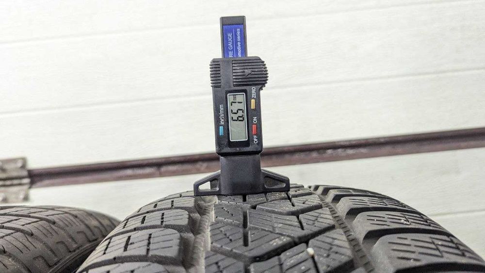 Шини 225/65 R17 102T Pirelli Scorpion Winter