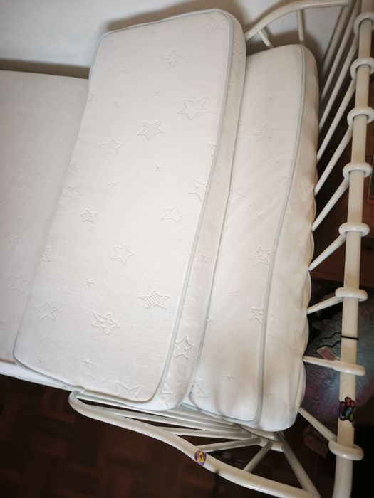 Cama de criança IKEA com colchão