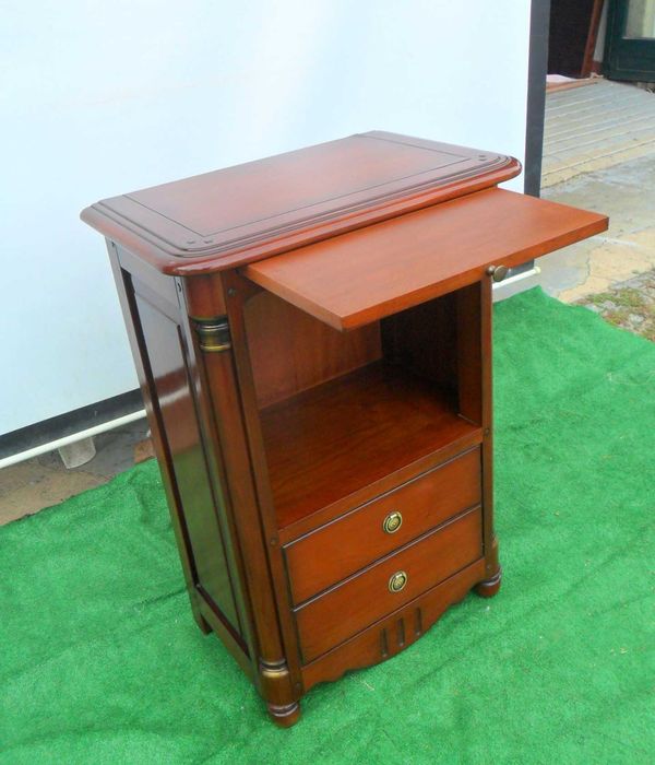 Móvel de apoio em madeira cerejeira