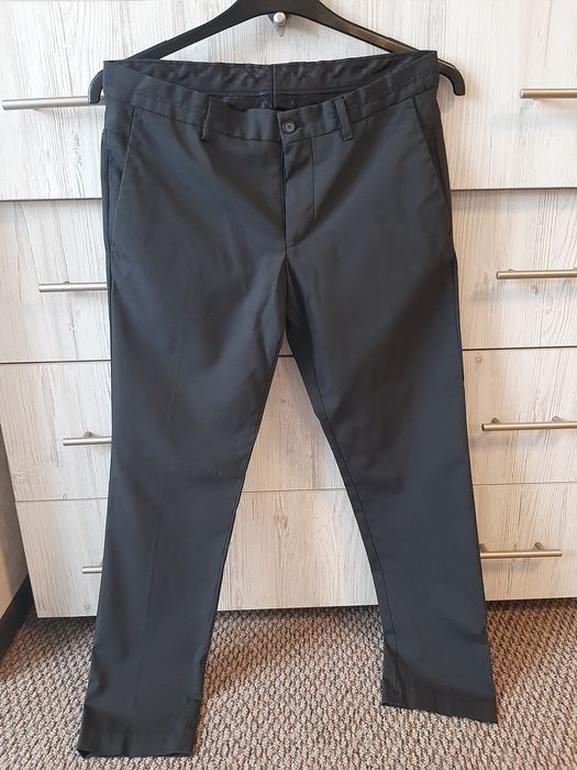 Чоловічий класичний костюм zara