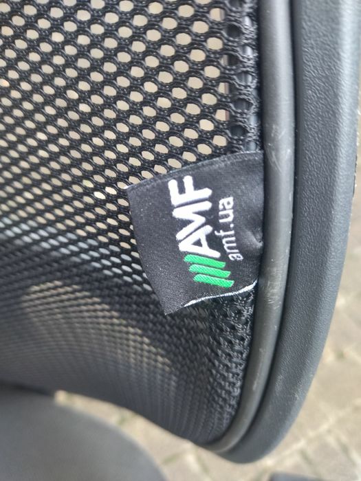 Продам офісне крісло