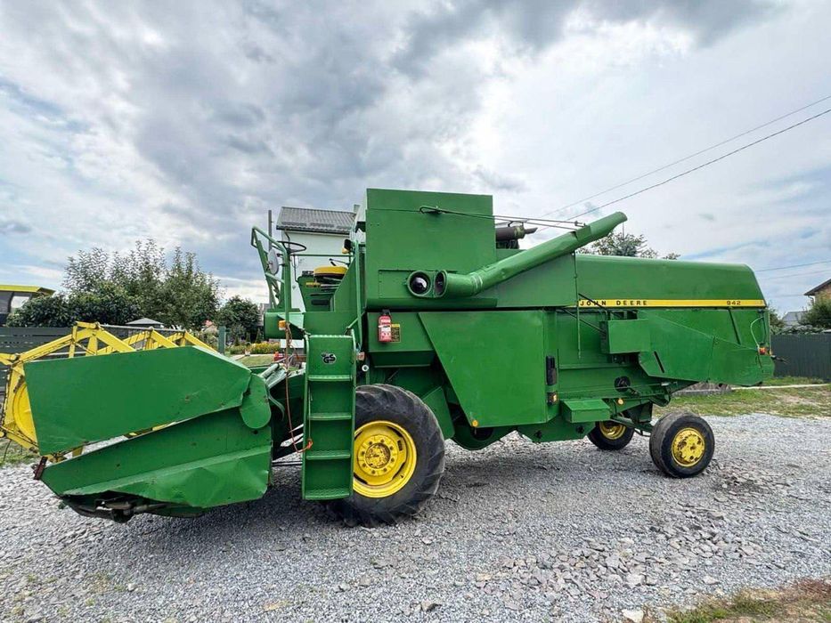 Комбайн свіжопригнаний John Deere 942