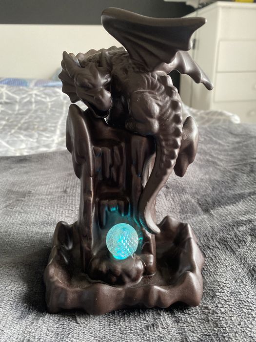 Dragão de fumo com luz