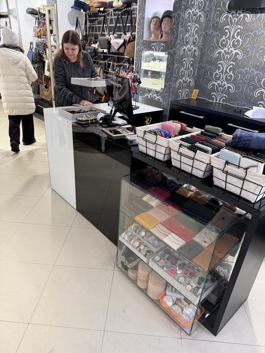 Стіл торговийдля магазину