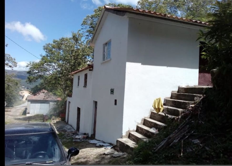 Moradia T3 com terreno total 197 m2